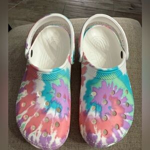 Crocs Tie Dye Size Women’s size 8